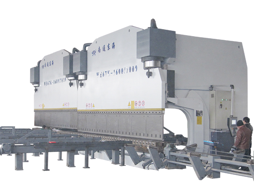 2xWE67K-1600T7000 CNC Press Brake in Tandem 2xWE67K-1600T7000 CNC Press Brake in Tandem